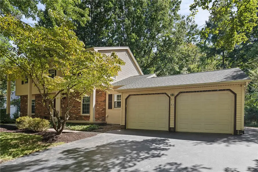 21 Hidden Creek Circle, Pittsford, NY 14534 - #2