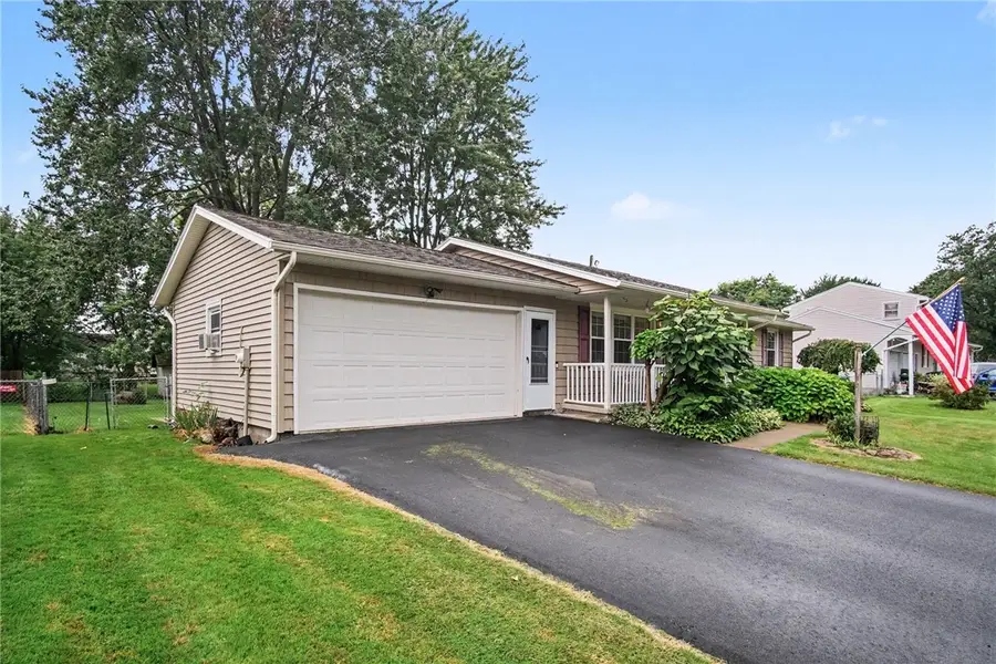 39 Glen Oaks Drive, Rochester, NY 14624 - #2