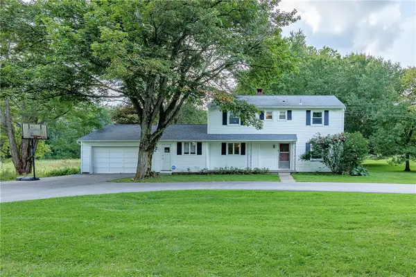 629 W Bloomfield Road, Pittsford, NY 14534