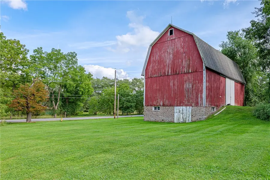 629 W Bloomfield Road, Pittsford, NY 14534 - #3
