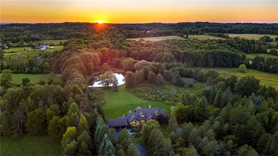 633 W Bloomfield Road, Pittsford, NY 14534 - #2