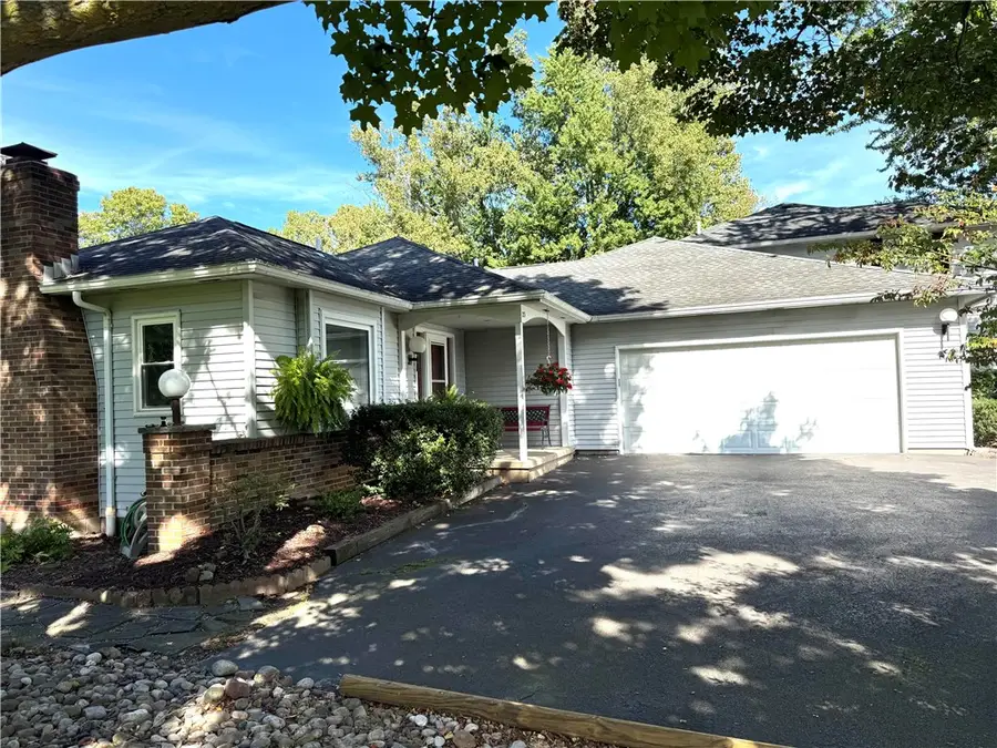23 Brandywine Lane, Fairport, NY 14450 - #2