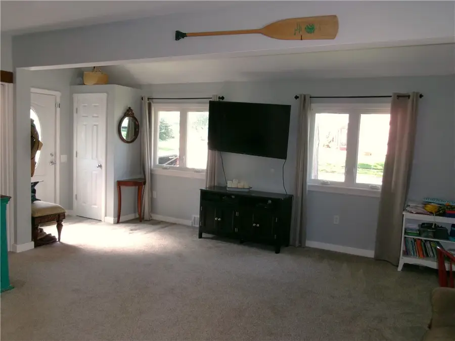 660 Bennington Dr, Greece, NY 14616 - #3