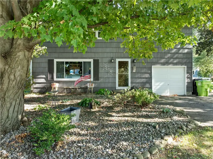 102 Harding Avenue, Liverpool, NY 13088 - #2