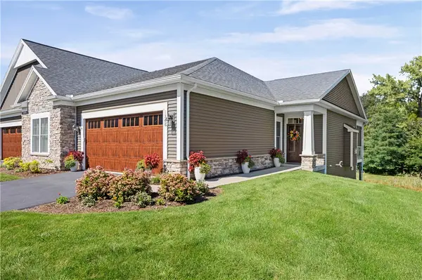 1368 Dawns Mist Lndg, Webster, NY 14580