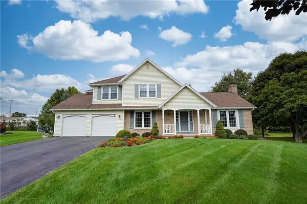 4 Wheat Hill, Rochester, NY 14624