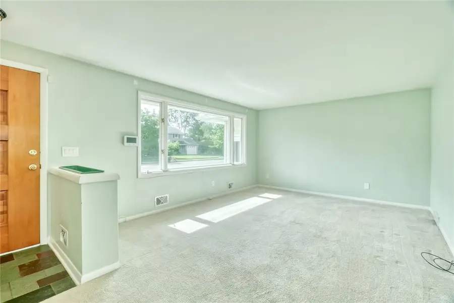 82 Woolacott Road, Rochester, NY 14617 - #2