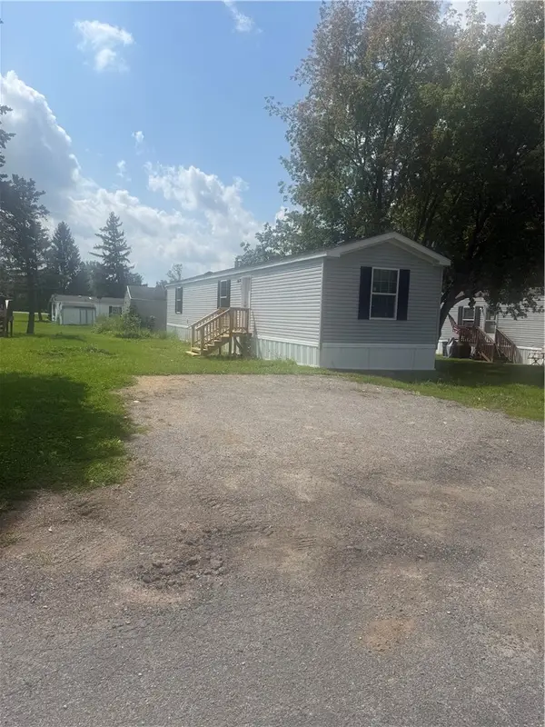 7235 Telephone Road #9, Le Roy, NY 14482
