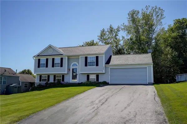 586 Crows Nest Ln, Macedon, NY 14502