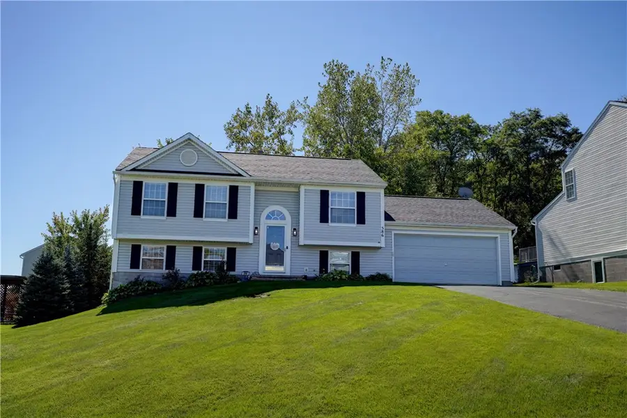 586 Crows Nest Ln, Macedon, NY 14502 - #2