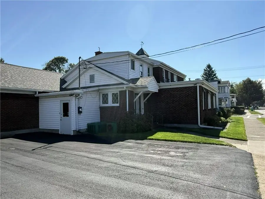 640 W Gray Street #1, Elmira, NY 14905 - #3