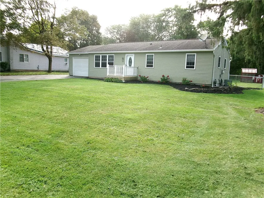 33 Crest Ave, Macedon, NY 14502 - #2