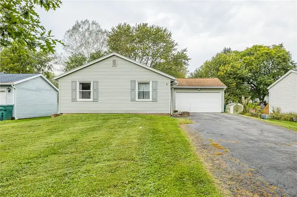 5 Village Trail, Spencerport, NY 14559