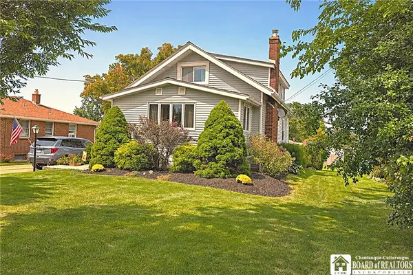 65 S Autumn Street, Williamsville, NY 14221