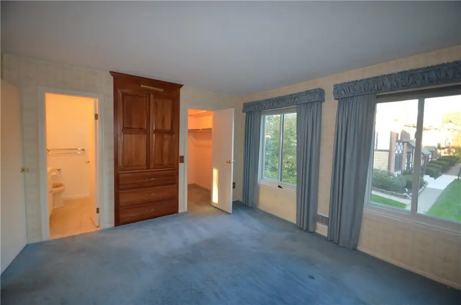 110 Camberley Place, Penfield, NY 14526 - #2