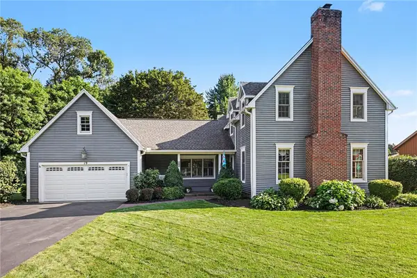 19 Thoroughbred Trail, Penfield, NY 14526