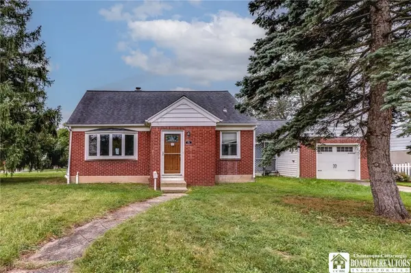 51 Pinevale Court, Buffalo, NY 14225