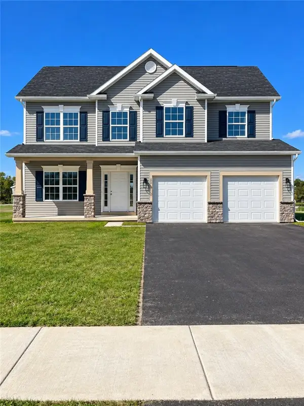 23 Royal Aberdeen Lane, West Henrietta, NY 14586