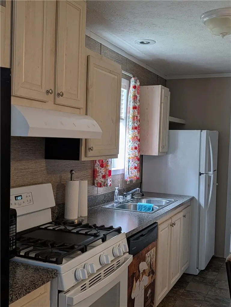 4500 Roosevelt Highway #26, Kendall, NY 14476 - #3