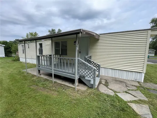 76 2nd Street, Farmington, NY 14425