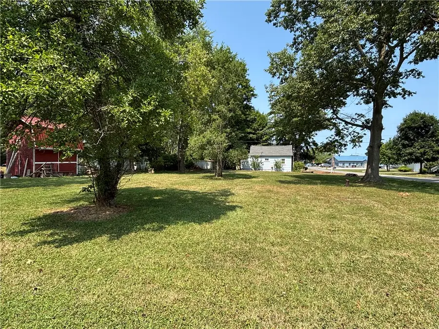 916 Sunset Beach Road, Waterport, NY 14571 - #2
