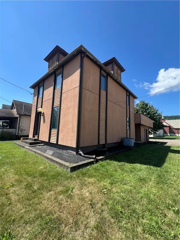 2147 College Avenue, Elmira, NY 14903