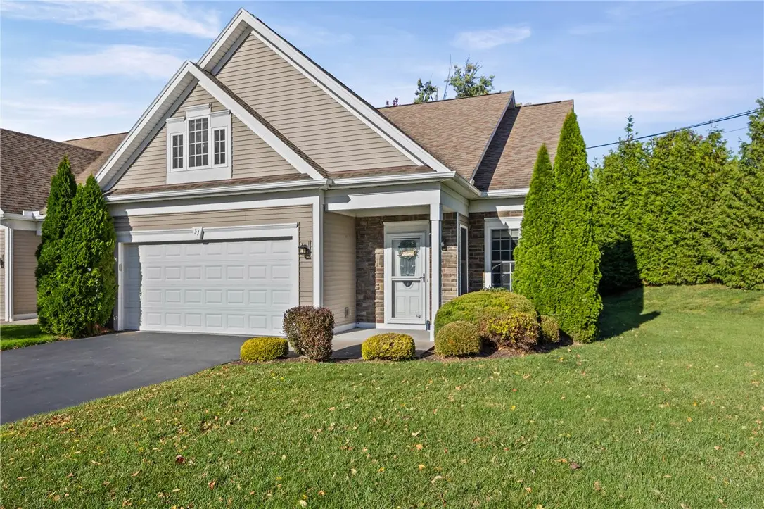 31 Silverwood Circle, East Rochester, NY 14445 - #1
