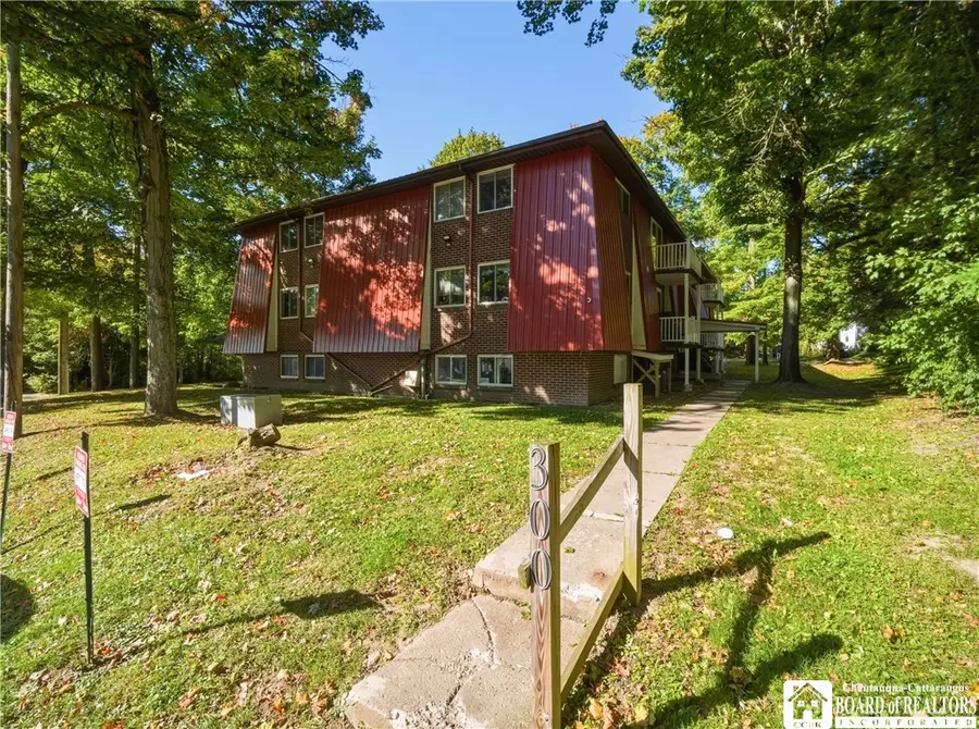 300 Lakeview Avenue, Jamestown, NY 14701 - #2