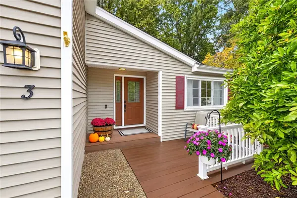 3 Empress Court, Penfield, NY 14526