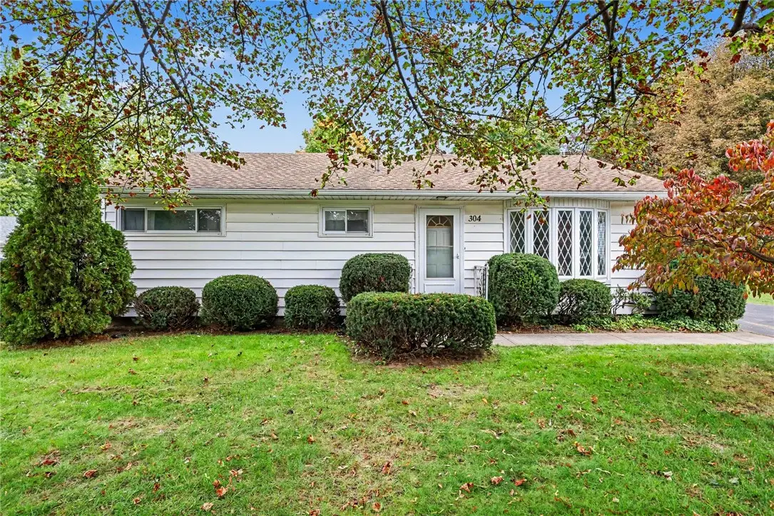 304 Wellington Rd, Webster, NY 14580 - #1