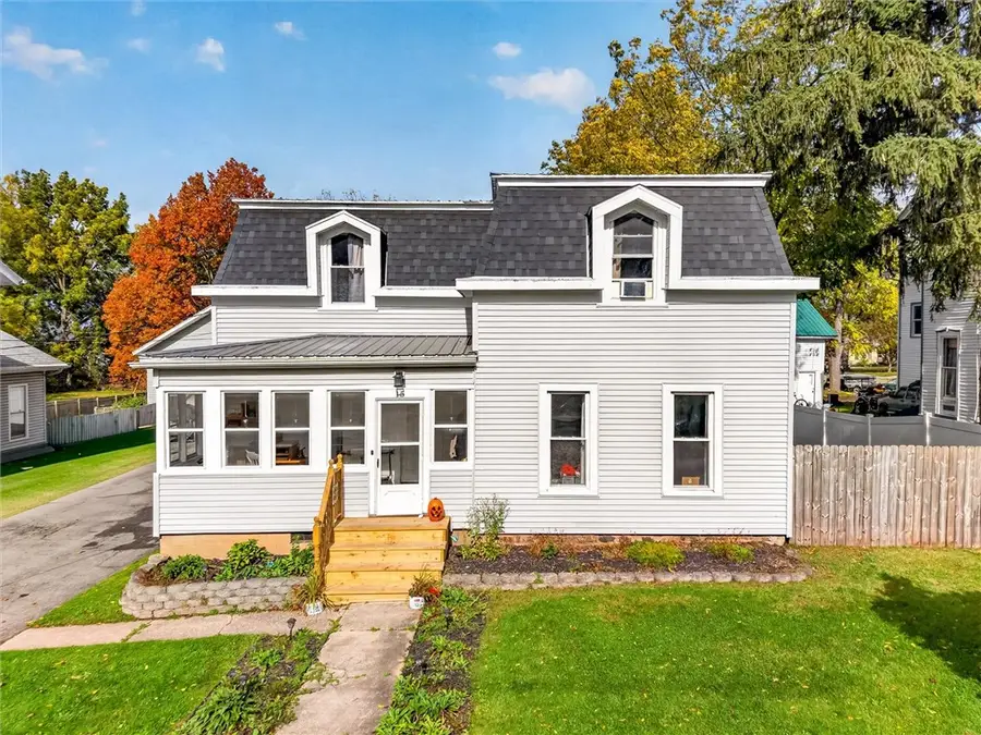 15 Mckenzie Street, Bergen, NY 14416 - #2