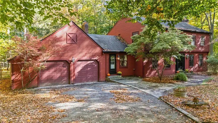 562 W Bloomfield Road, Pittsford, NY 14534 - #2