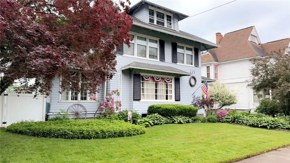 225 High Street, Lockport, NY 14094 - #1