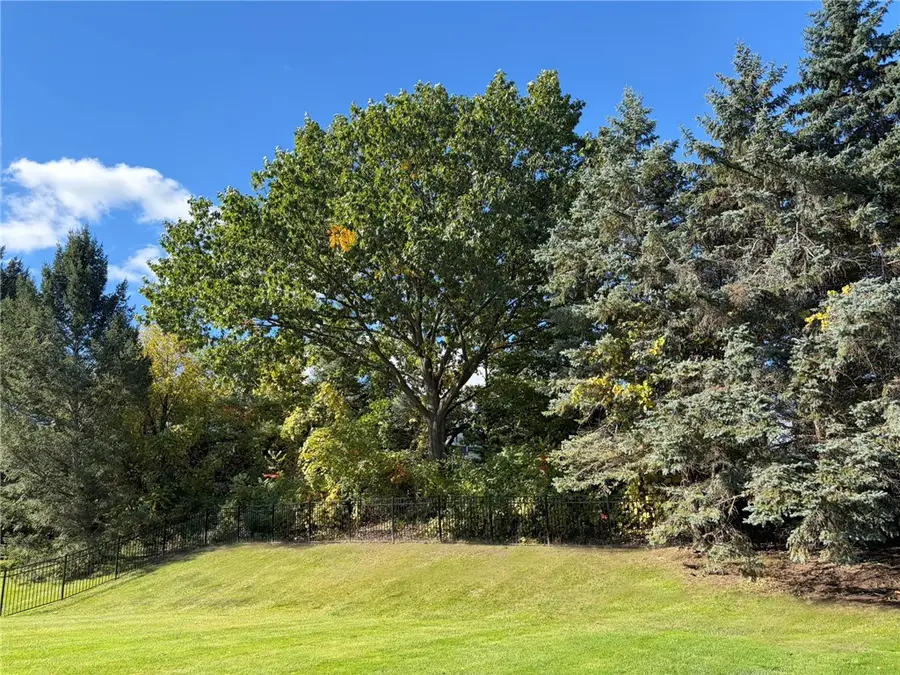 9 Coddington Grv, Pittsford, NY 14534 - #2