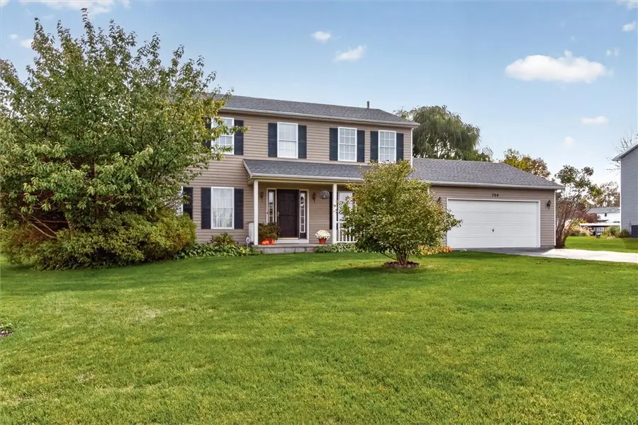 704 Lake View Knls, Ontario, NY 14519 - #2