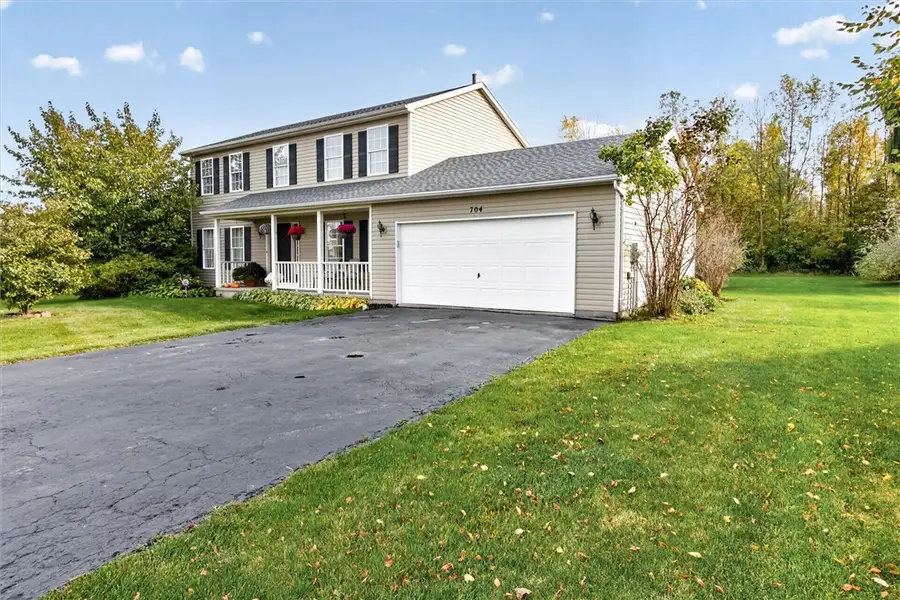 704 Lake View Knls, Ontario, NY 14519 - #3