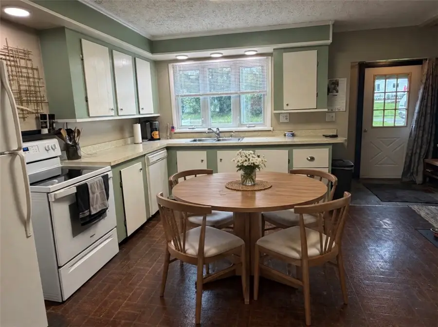 507 Canal Street, Medina, NY 14103 - #3
