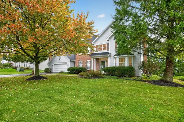 34 Caversham Woods, Pittsford, NY 14534