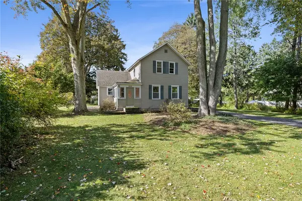 1585 Creek Street, Rochester, NY 14625