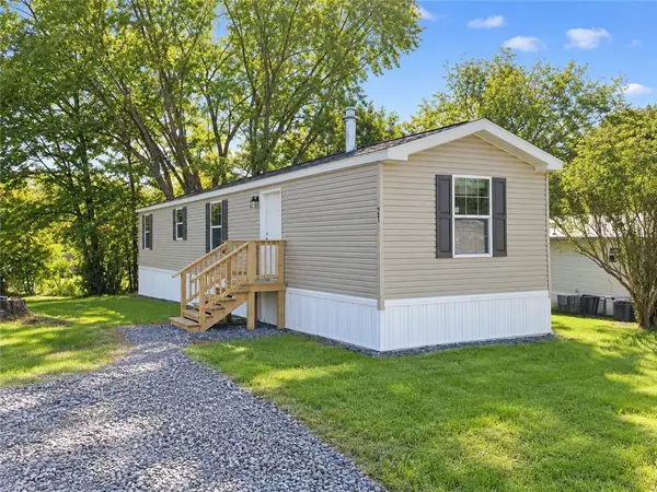 21 Karen Drive, Farmington, NY 14425