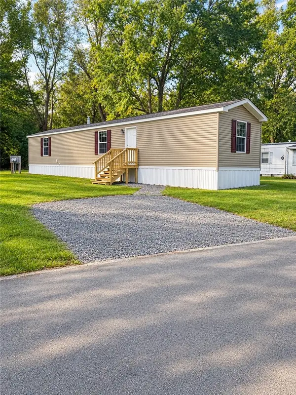 3 Prestige Crossing, Batavia, NY 14020