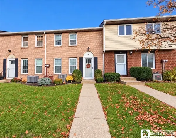 158 Stepping Stone Lane, Orchard Park, NY 14127