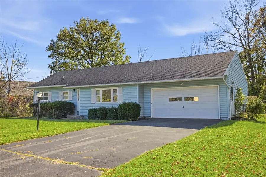 124 Green Clover Drive, Henrietta, NY 14467 - #2
