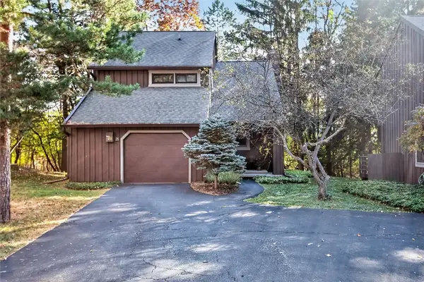 24 Andrews, Canandaigua, NY 14424