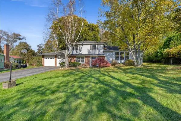 28 Candlewood Drive, Pittsford, NY 14534