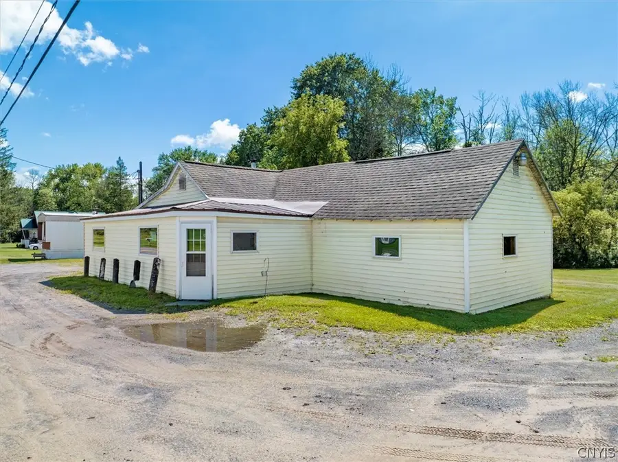 8460 Old River Road, Marcy, NY 13403 - #2
