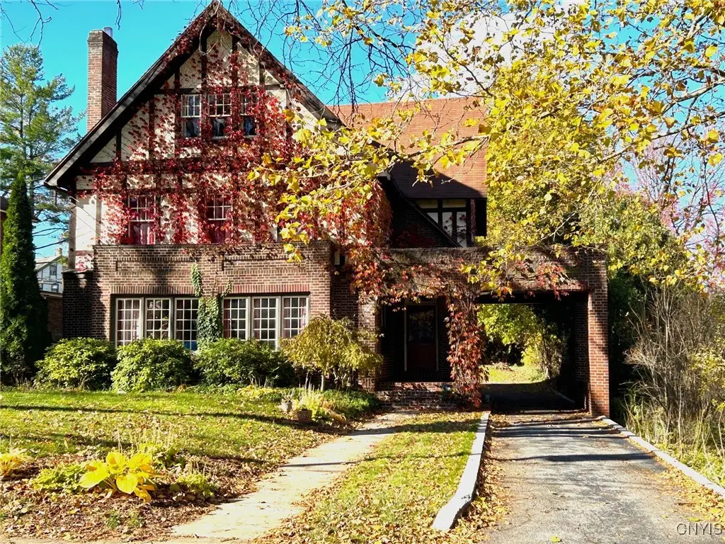 13 Brattle Road, Syracuse, NY 13203 - Image #1