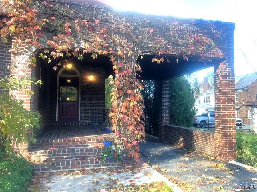 13 Brattle Road, Syracuse, NY 13203 - Image #3