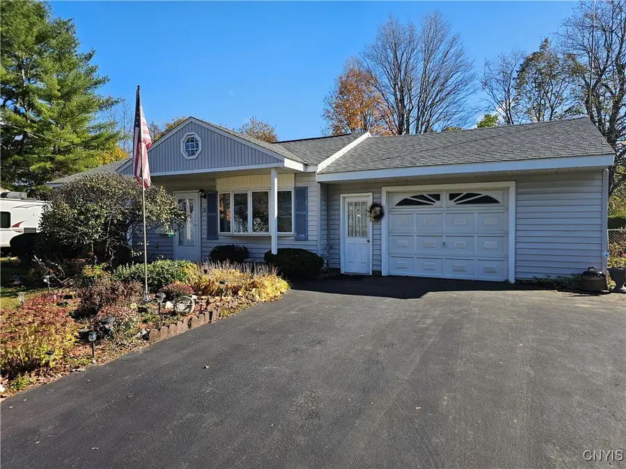 18 Walnut Drive, Whitesboro, NY 13492 - Image #2