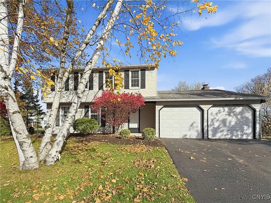 4943 Look Kinney Circle, Liverpool, NY 13088 - Image #2